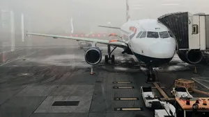 Haos pe un aeroport important din Londra, după ce un avion a rămas blocat pe pistă