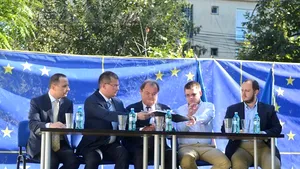 Liderii PDL, ICCD, PNŢCD, PNR şi FCD au semnat manifestul politic comun