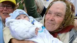 COMENTARIU Lelia Munteanu. Ziua Bunicilor