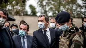 Ministrul de Interne din Franţa, după atacul cu armă albă de vineri, de la Paris: ”Suntem în război împotriva terorismului islamist”