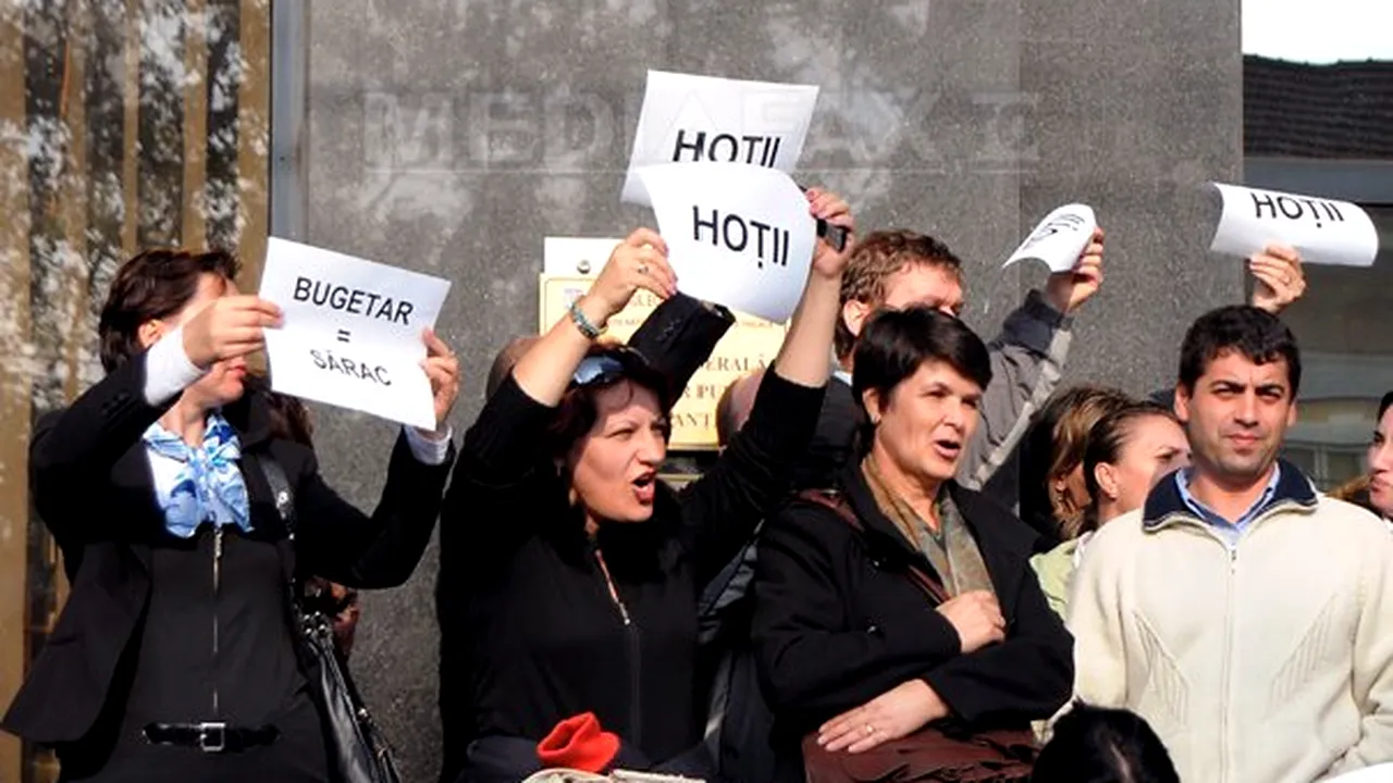 Angajaţii Direcţiei de Finanţe Cluj au reluat protestele