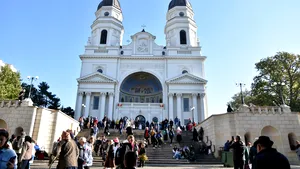 360.000 de persoane au participat la pelerinajul la Racla cu Moaştele Sfintei Cuvioase Parascheva