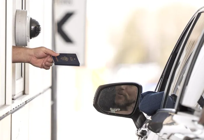 SOCIAL Pașaportul românesc, pe locul 2 în lume. Clasamentul care îi surprinde pe toți