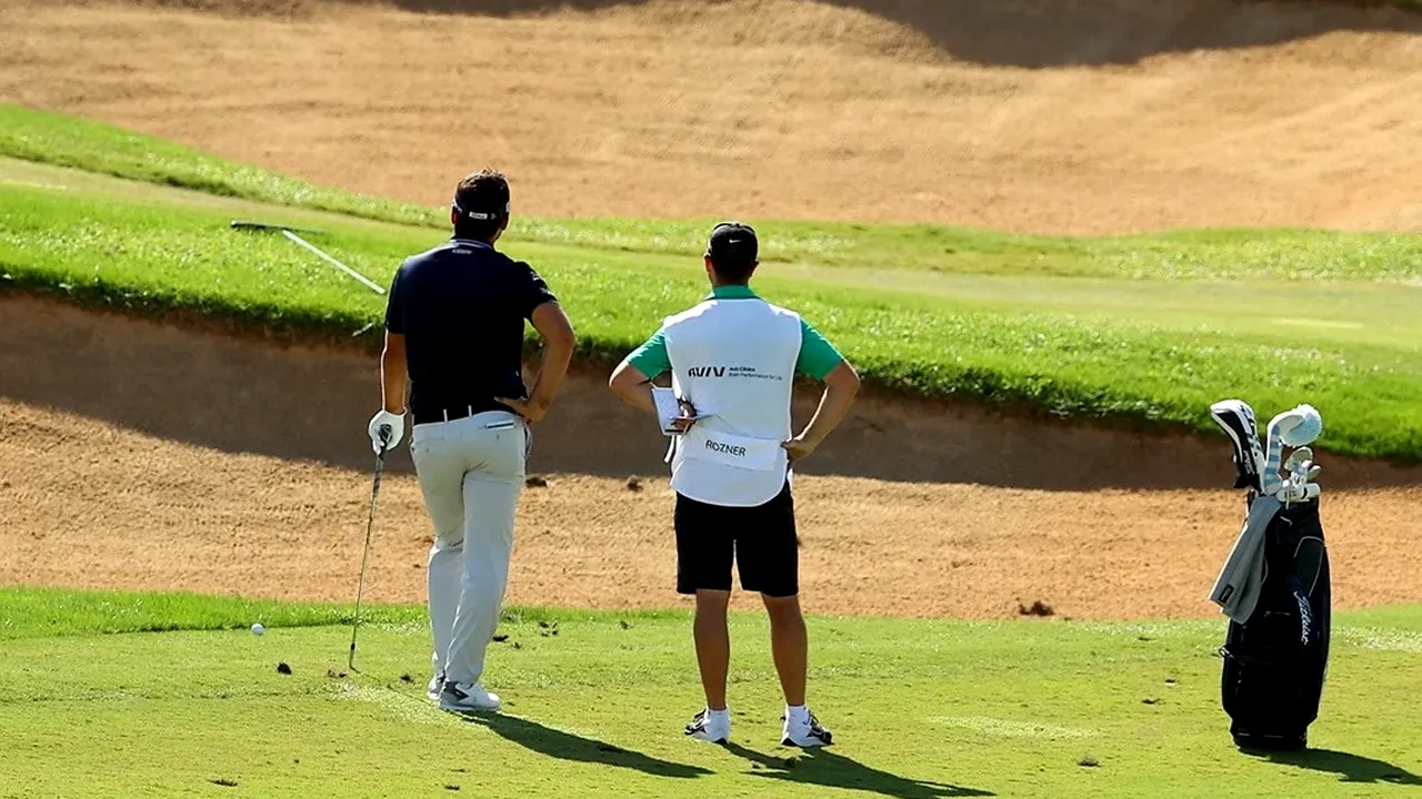 Activiştii au turnat ciment pe terenurile de golf exceptate de la restricţiile privind apa