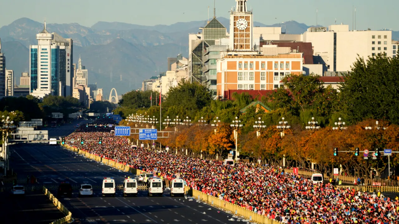 Milioane de candidați pentru 38 000 de locuri de muncă în administrația publică, în China