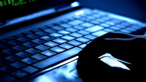 Botoșani. Individ prins în flagrant. Comanda produse online, apoi le fura din easybox
