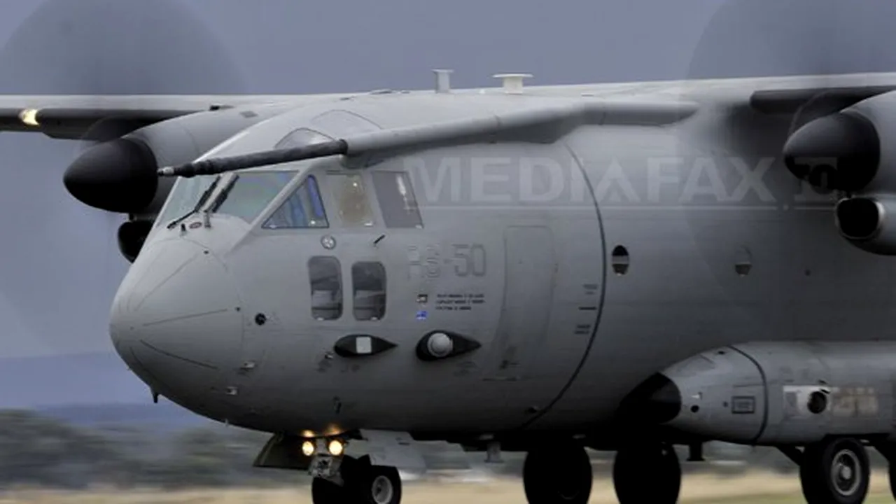 Un avion al Forțelor Aeriene Române a dus 4 arși din Macedonia la Bruxelles