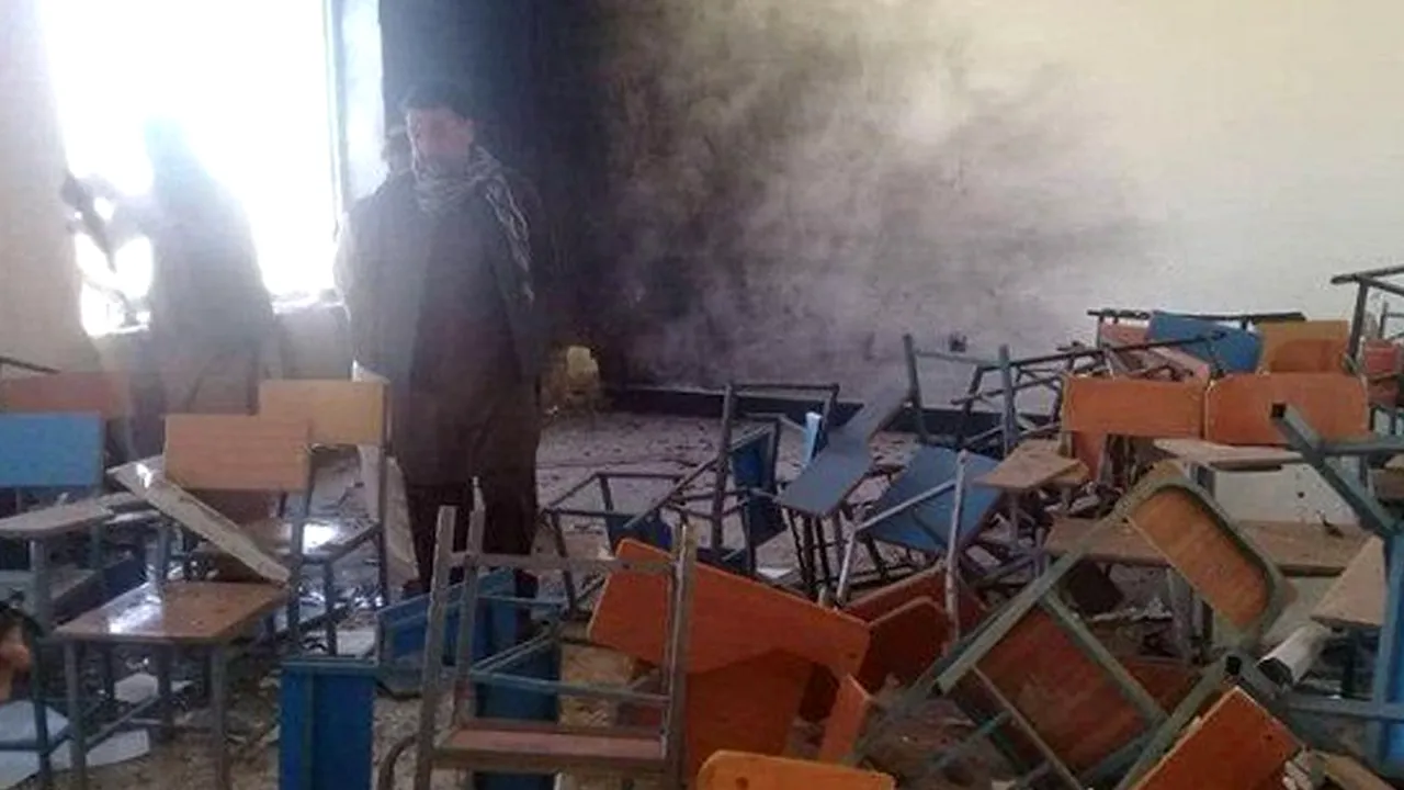 Clipe de groază într-o universitate din Afganistan: Cel puţin 19 studenţi au fost grav răniţi în urma unei explozii | FOTO