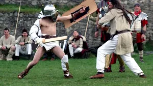 Confruntare între daci şi romani, la DacFest, în apropierea cetăţilor din Munţii Orăştiei