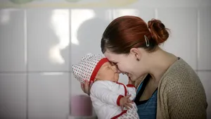 FOTO | Şcoală pentru mame: La Spitalul de Copii din Braşov femeile primesc lecţii de viaţă