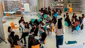 Fundaţia Leaders lansează ”Ora de carieră” în oraşele Bistriţa, Piteşti şi Arad