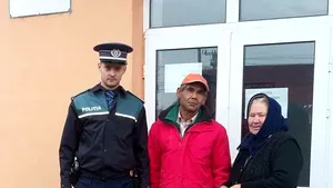 Doi doljeni au găsit 6.500 de euro pe stradă şi i-au dus la Poliţie pentru a-l găsi pe cel păgubit