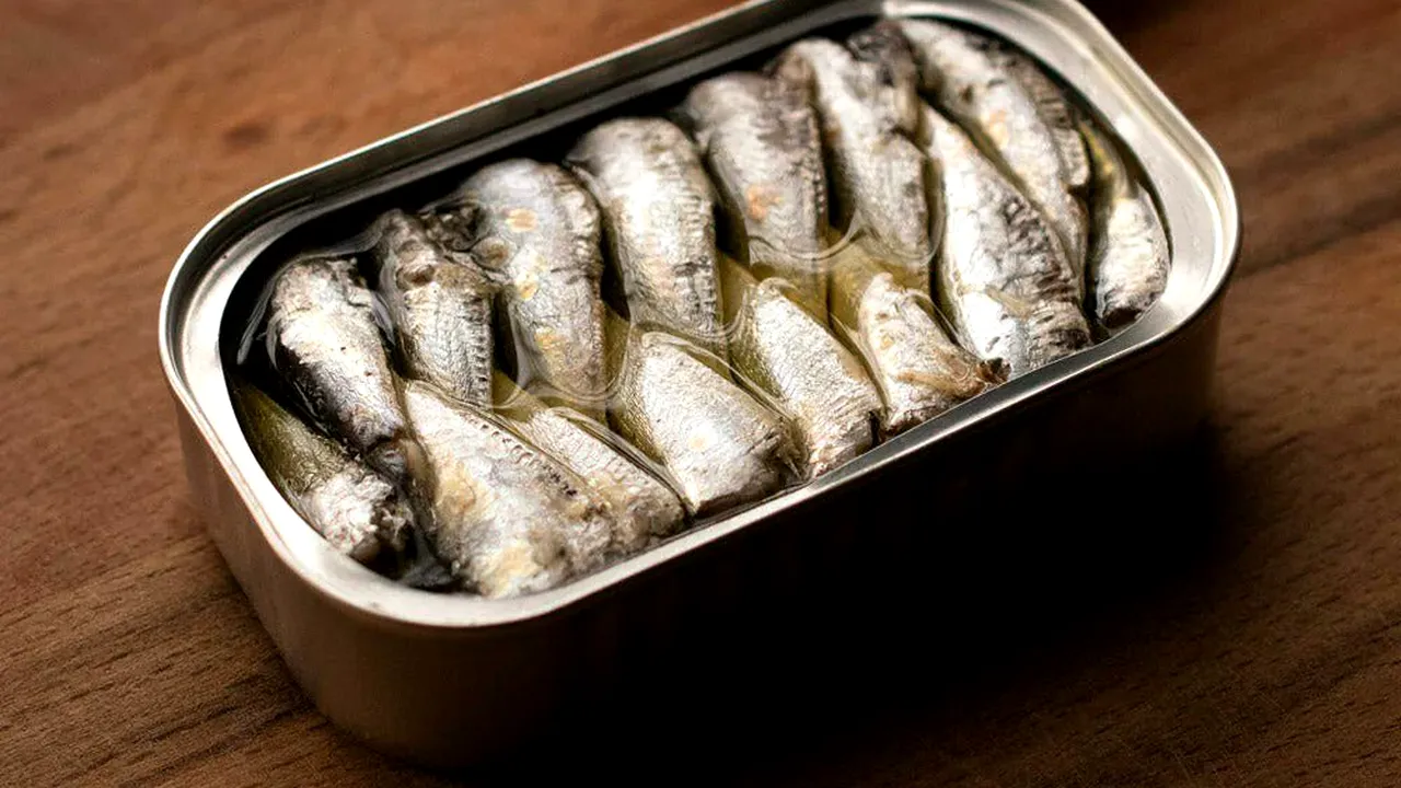 Îngrijirea pielii la conservă: trendul cu sardine care face furori pe TikTok
