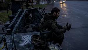 Războiul din Ucraina, ziua 317. Încetarea temporară a focului a fost încălcată / Cele două părţi se acuză reciproc în privinţa armistiţiului / Zelenski a discutat cu cancelarul Germaniei / SUA oferă ajutor militar în valoare de 3 miliarde de dolari