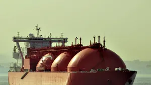 UE şi SUA vor anunţa un acord de furnizare de gaz natural lichefiat. Ţările europene încearcă să reducă dependenţa faţă de Rusia