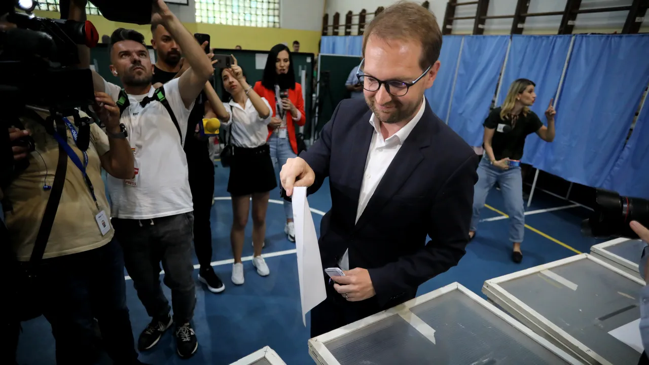 Alegeri Timişoara. Dominic Fritz: Astăzi stăm în faţa timişorenilor ca învingător / Fritz 49% - Nicolae Robu 35%