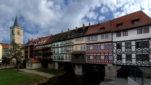 Cel mai lung pod locuit din lume adăpostește 80 de rezidenți