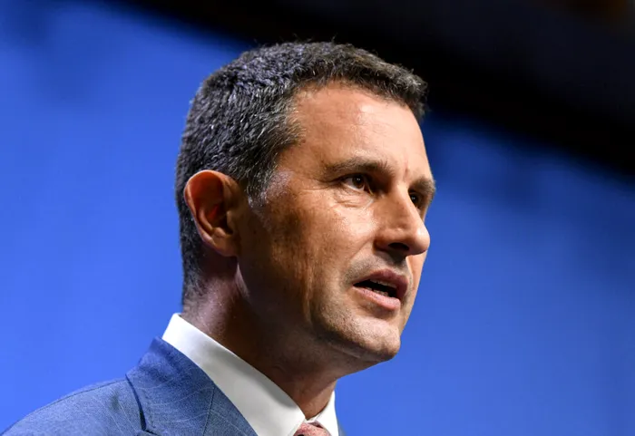 POLITIC Guvernul a plafonat marja la carburanți, anunță UDMR