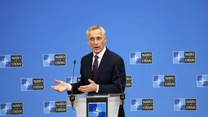 Stoltenberg: NATO analizează modalităţi de intensificare a disuasiunii nucleare, în contextul tensiunilor cu Rusia