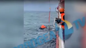 Primele imagini de la salvarea marinarilor din Marea Neagră. Nava Volgo Balt 179 s-a scufundat în aproprierea ţărmului românesc