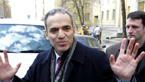 Gary Kasparov şi-a anulat buletinul de vot, denunţând alegerile 