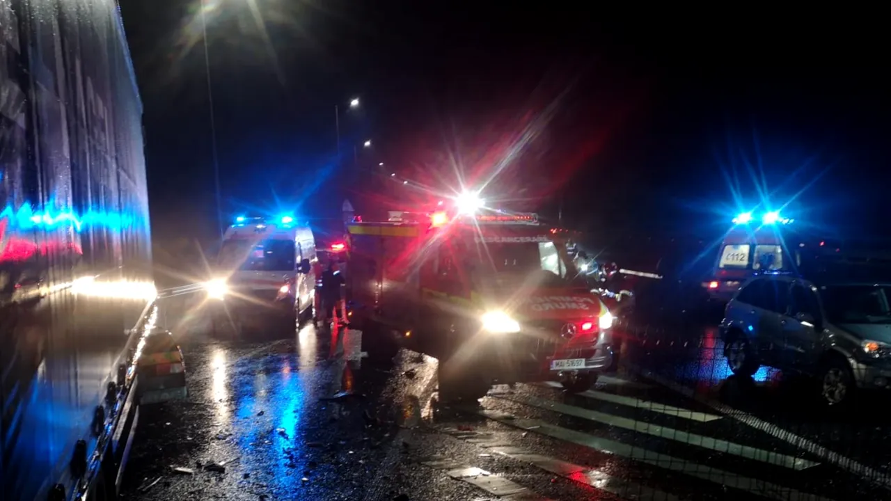 Accident între o autoutilitară, o maşină şi un camion, pe Autostrada A1 Sibiu-Deva. Unul dintre şoferi a murit