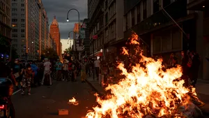 China arată cu degetul: 