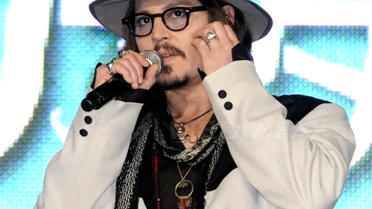 Johnny Depp va debuta în universul editorial