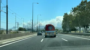 Prima intervenţie a pompierilor români în Grecia, în zona Kouvaras
