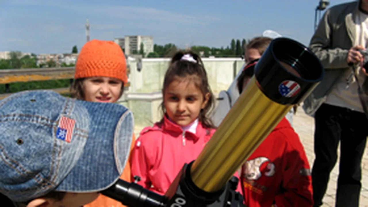 Bucureştenii sărbătoresc Ziua Internaţională a Astronomiei