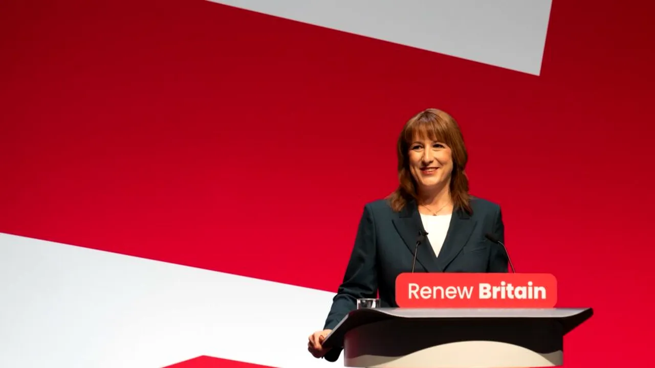 Salariul minim din Marea Britanie crește cu 4,1%, printre cele mai mari din Europa