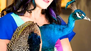 Viaţa ”magică” a femeii care poate vedea 100 de milioane de culori. „Sunt foarte încântată de viaţă şi de frumuseţe”