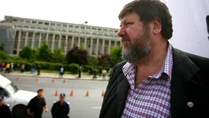 Bogdan Hossu, cercetat de DNA pentru fapte de corupţie