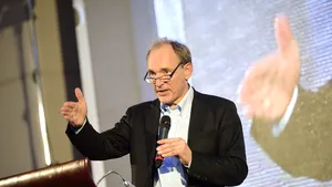 Tim Berners-Lee avertizează asupra riscului apariţiei distopiei digitale. Ce măsuri recomandă fondatorul sistemului World Wide Web