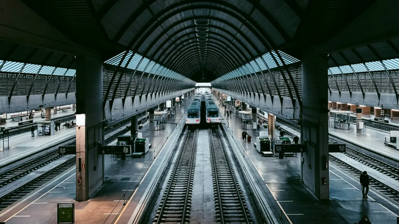 Grevă de 24 de ore la Renfe, în Spania, după accidentul feroviar soldat cu zeci de morți. Ce trenuri sunt afectate
