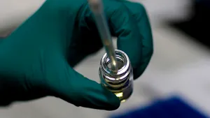 Virusul HIV suferă mutaţii rapide pentru a păcăli sistemul imunitar