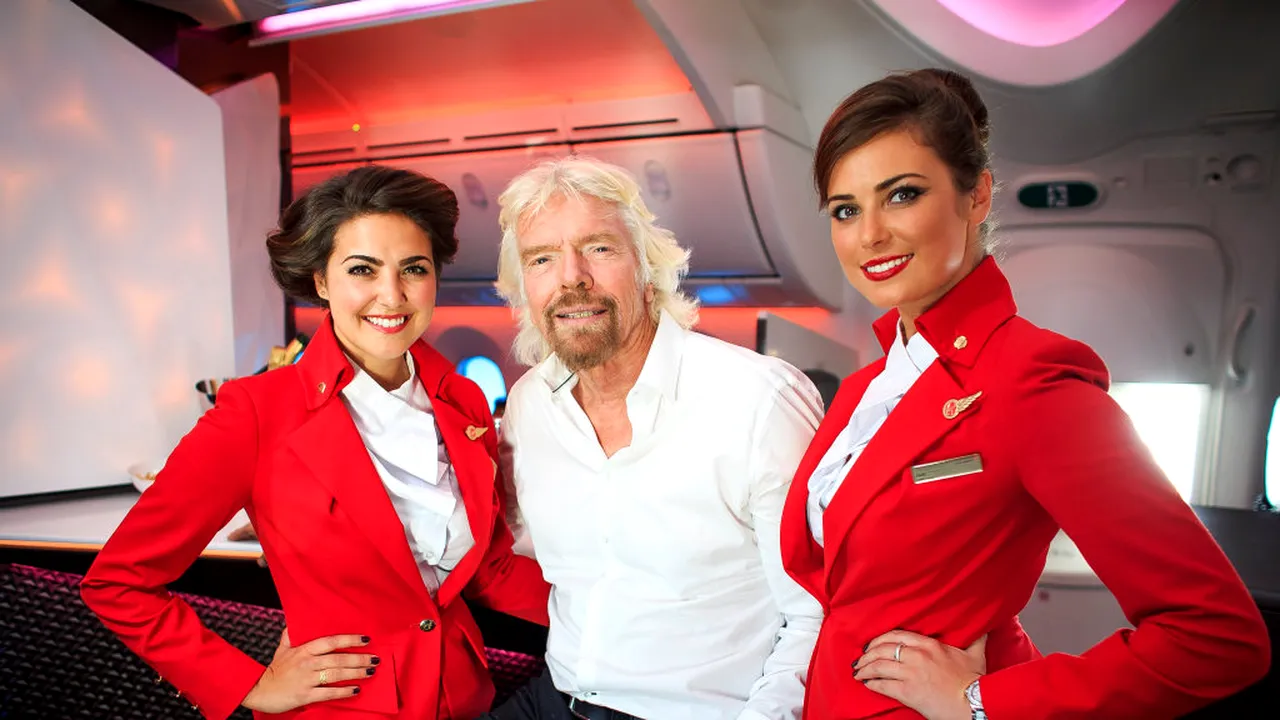 Prima companie aeriană care nu-şi mai obligă însoţitoarele de zbor să poarte machiaj pe timpul zborului