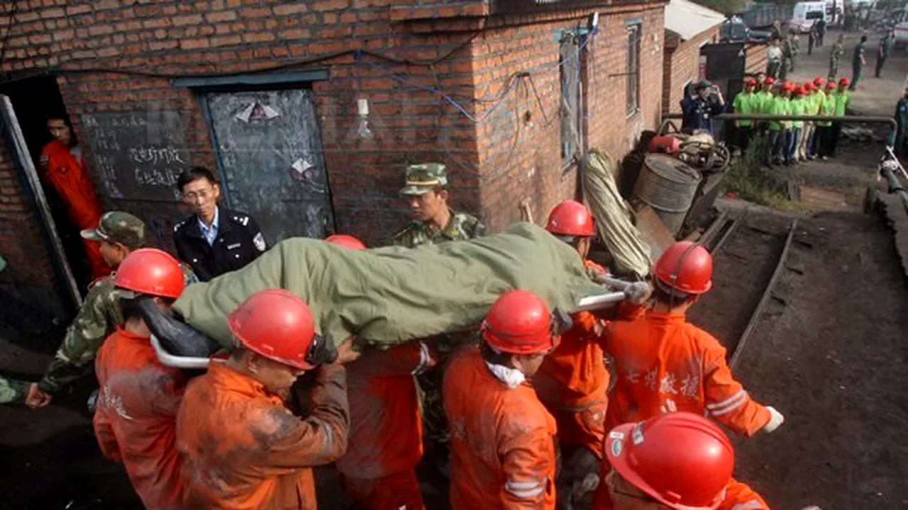 Alunecare de teren la o mină din China: Cel puţin 16 morţi şi 12 dispăruţi