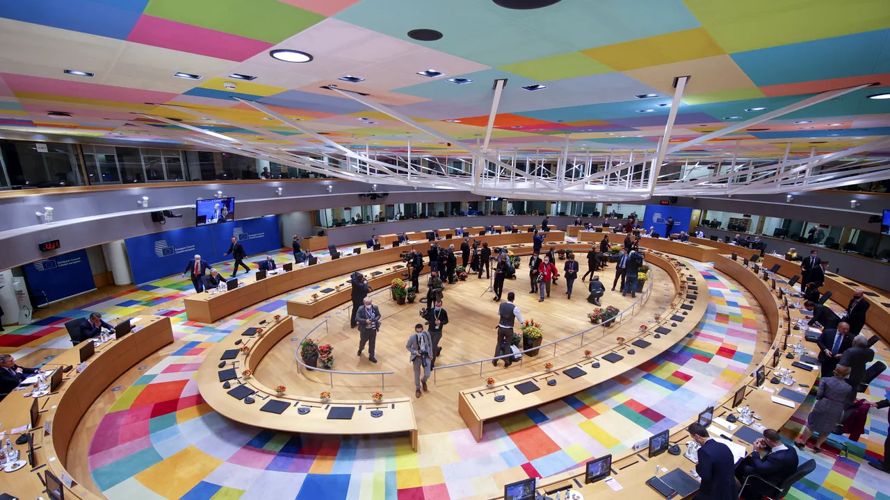 Concluzii Summit Bruxelles | UE vrea consolidarea autonomiei strategice şi menţinerea cooperării cu NATO / Liderii UE critică acţiunile Rusiei