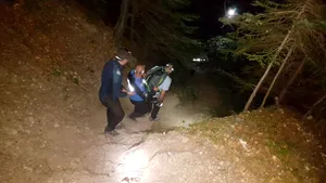 Doi turişti americani, rătăciţi pe traseul spre Crucea Caraiman, recuperaţi de jandarmii montani | FOTO, VIDEO