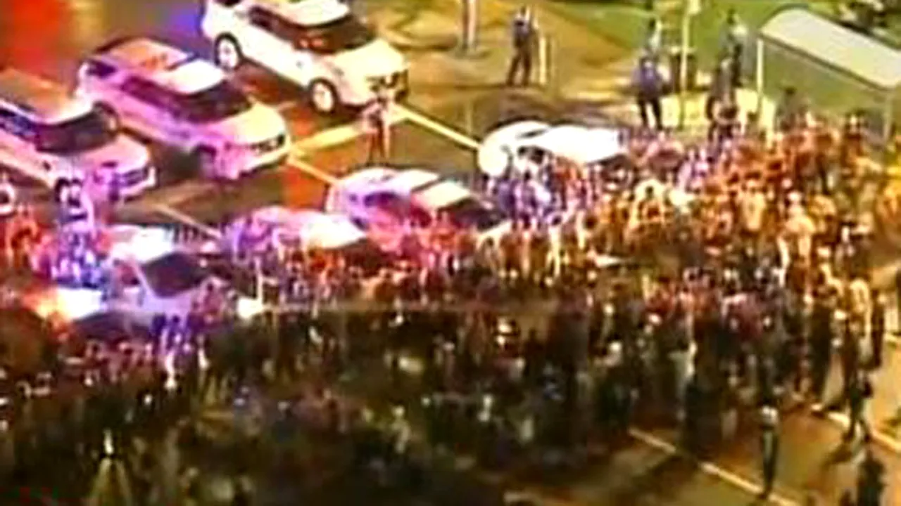 Stare de urgenţă la Ferguson, după violenţele de la comemorarea morţii lui Michael Brown - VIDEO