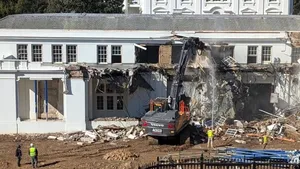 Casa Albă a început demolarea unei părți de clădire pentru a construi sala de bal a lui Trump