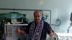 Povestea ortopedului iranian, manager de spital în Dolj, care operează pe imnul Universităţii Craiova: Mi-a plăcut foarte mult cum am fost primit de olteni şi imediat mi-am făcut prieteni | FOTO