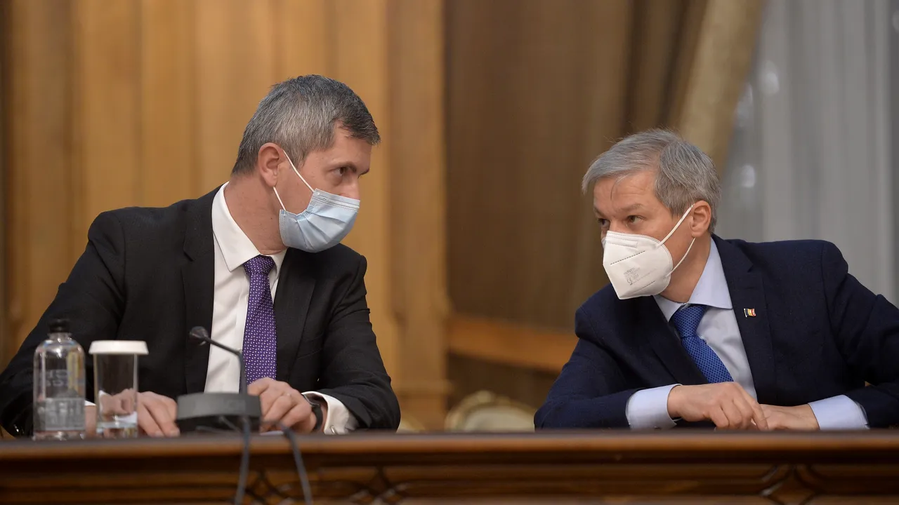 Barna recunoaşte că Cioloş i-a propus o retragere în tandem din cursa pentru preşedinţia USR PLUS. „Nu o să plec din faţa luptei”
