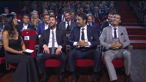 UEFA Champions League | S-au tras la sorţi grupele Ligii Campionilor. Întâlnire-şoc pentru Stanciu şi Chipciu. Grupă infernală pentru Real Madrid. Programul Ligii Campionilor