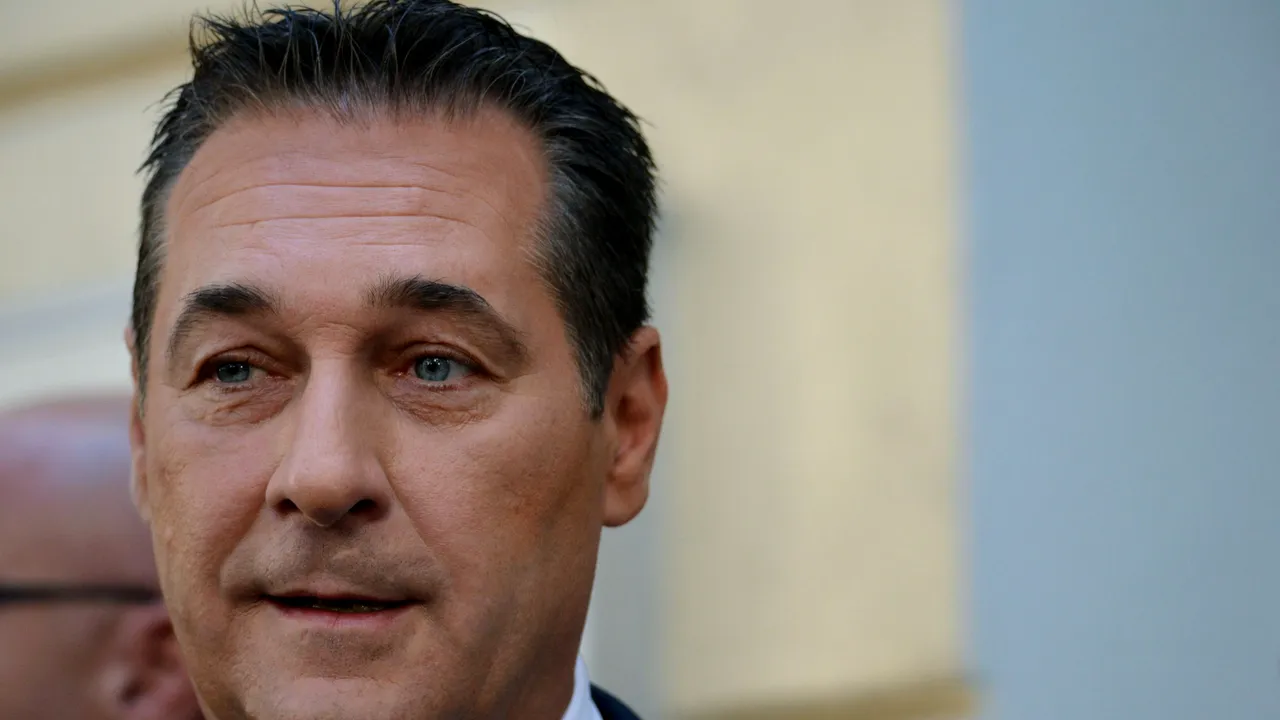 Scandal politic: Vicecancelarul austriac, surprins într-o filmare cu camera ascunsă în timp ce încerca să obţină ilegal donaţii