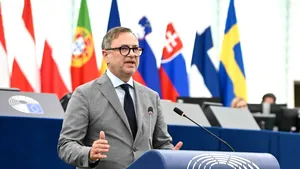 Motreanu cere UE să accelereze investițiile în energie regenerabilă. Miza pentru România