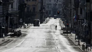 Banii sau viaţa? Liderii lumii încep să îşi pună cea mai crudă întrebare