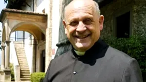 Un preot italian e omagiat ca un erou: şi-a cedat ventilatorul mecanic unui pacient mult mai tânăr, iar el a murit la 72 de ani