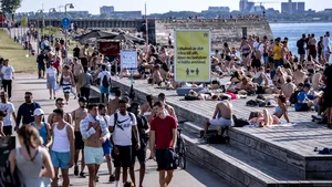 RECORD de peste 70.000 de cazuri de COVID-19 în ţara „care îi lasă pe oameni să facă ce e mai bine pentru ei